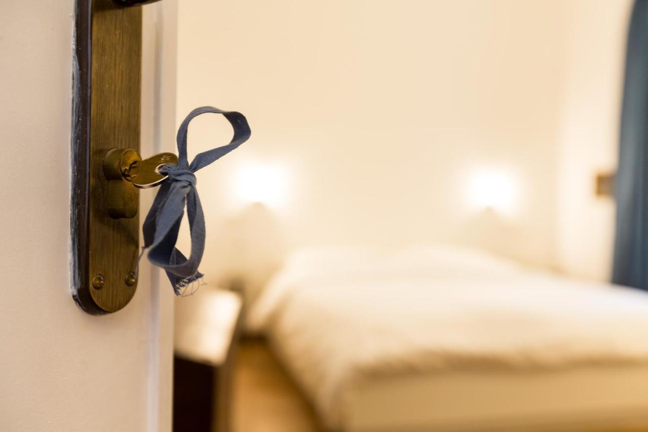 Room En Suite La Corte Асизи Екстериор снимка